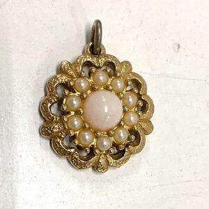 1973 Angel Pink Sarah Coventry Necklace Pendant - Hearts Go Bostonian Starburst